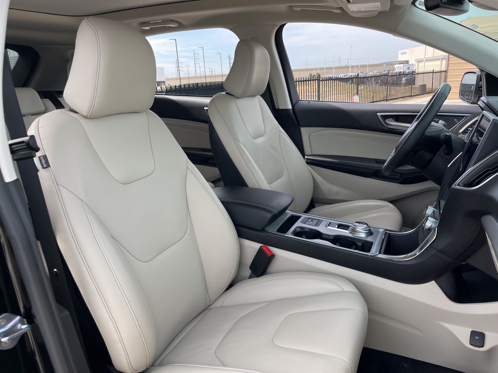 Thumbnail: 2022 Ford Edge - 30