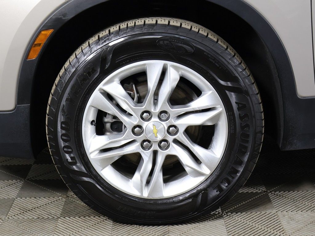 Used 2021 Gray Chevrolet LT image 23