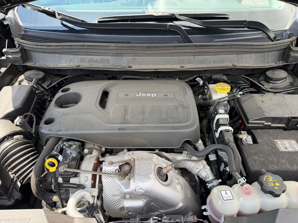 2022 Jeep Cherokee Latitude Lux Black at Carlisle Cadillac Buick GMC