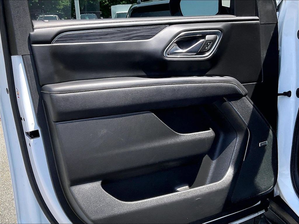2023 GMC Yukon — photo 9