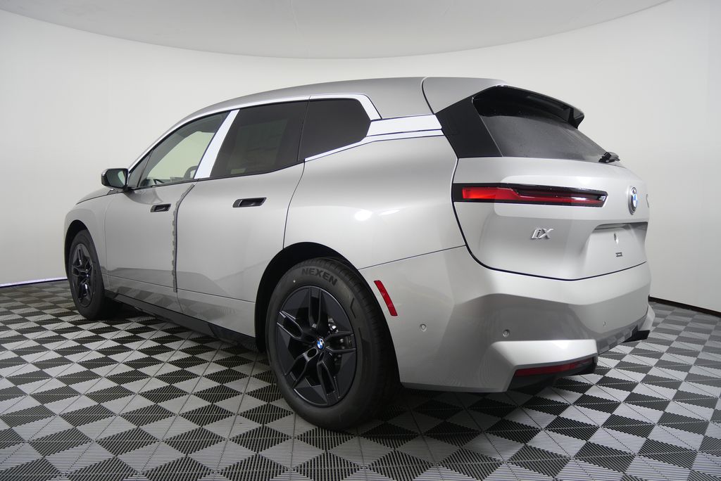 Thumbnail: 2026 BMW iX - 5