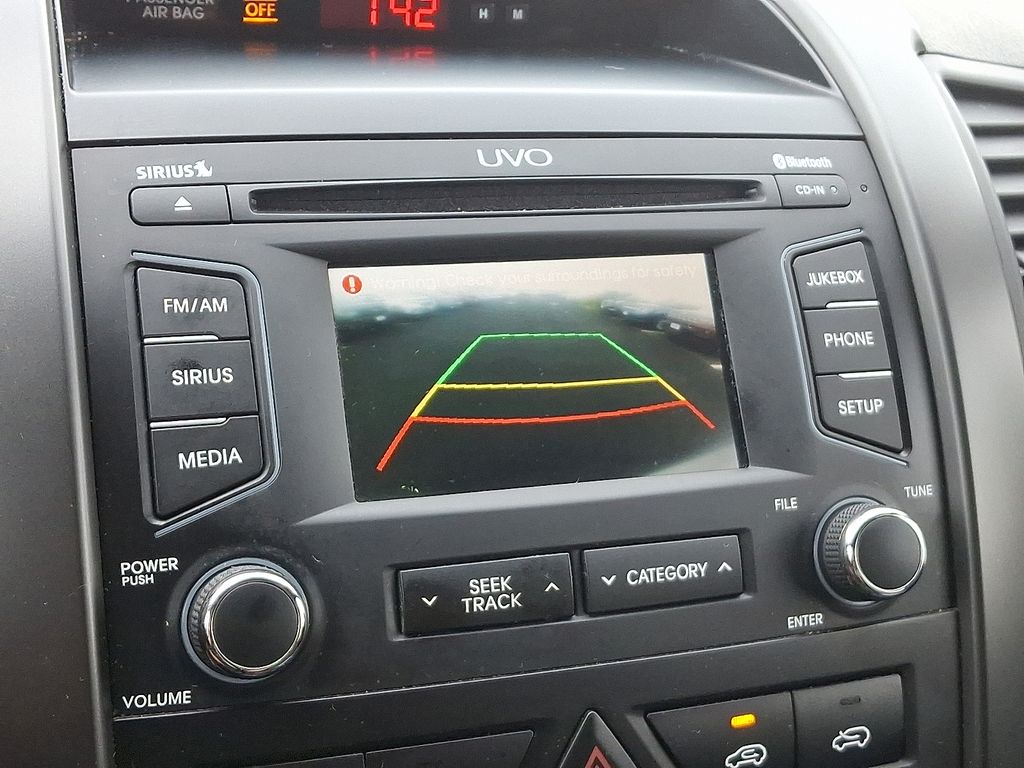 Thumbnail: 2013 Kia Sorento - 18