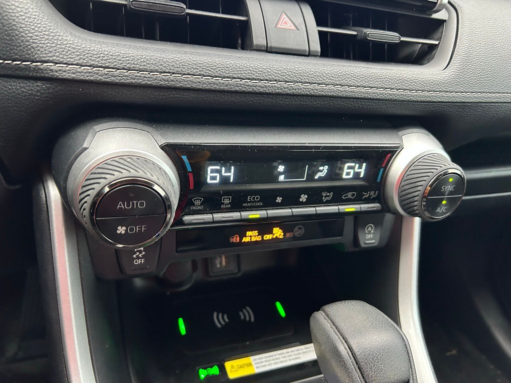 Thumbnail: 2024 Toyota RAV4 - 25