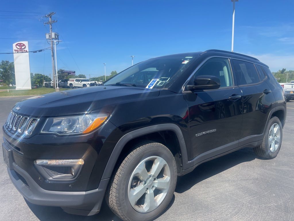 Used 2019 Black Jeep Latitude image 5