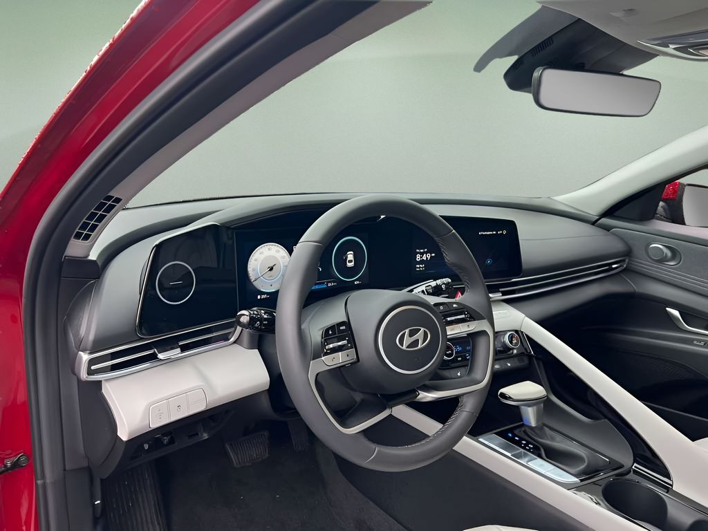 Used 2025 Hyundai Elantra Sedan