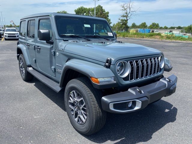 2024 Jeep Wrangler Sahara 3