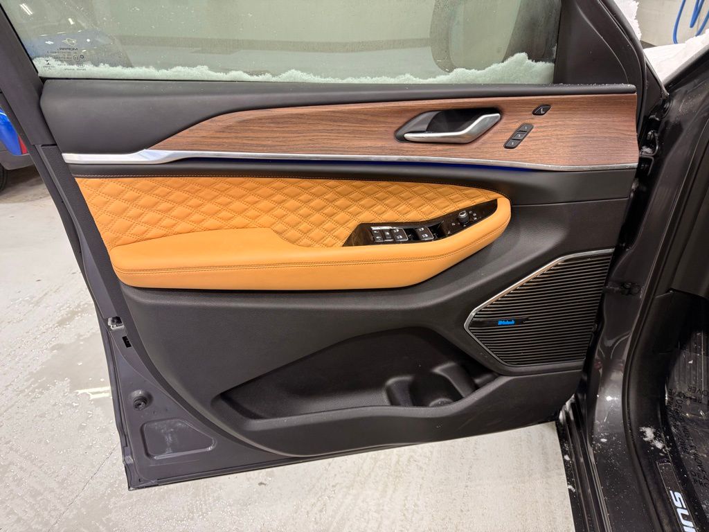 Thumbnail: 2022 Jeep Grand Cherokee - 10