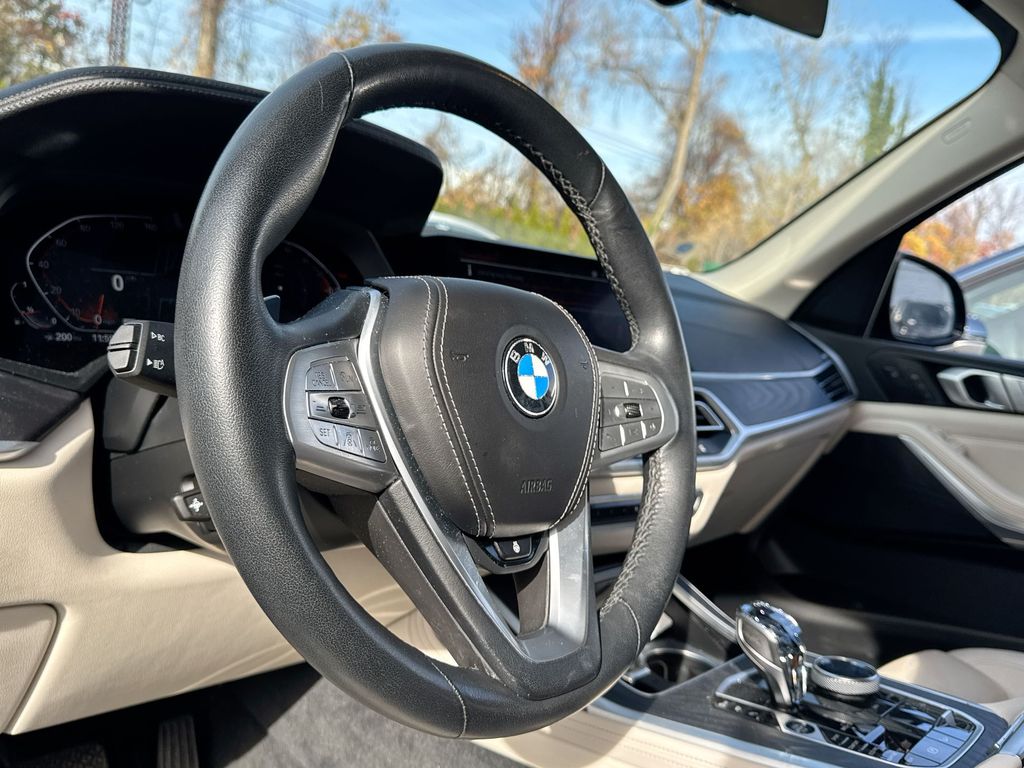 2022 BMW X7 xDrive40i 3