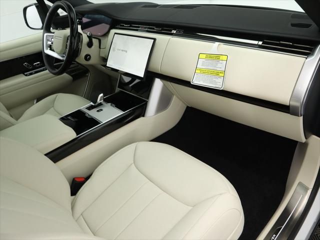 Thumbnail: 2025 Land Rover Range Rover - 18
