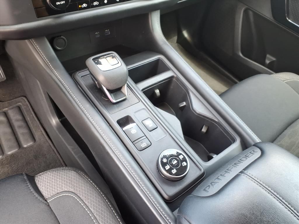 Used 2023 White Nissan S image 22