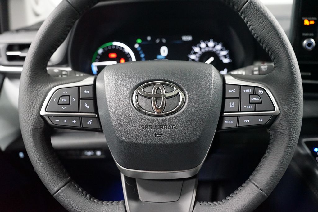 Thumbnail: 2025 Toyota Sienna - 12