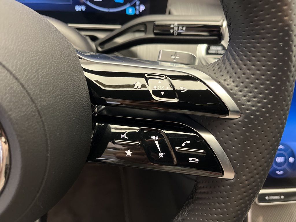 Thumbnail: 2023 Mercedes-Benz C-Class - 16