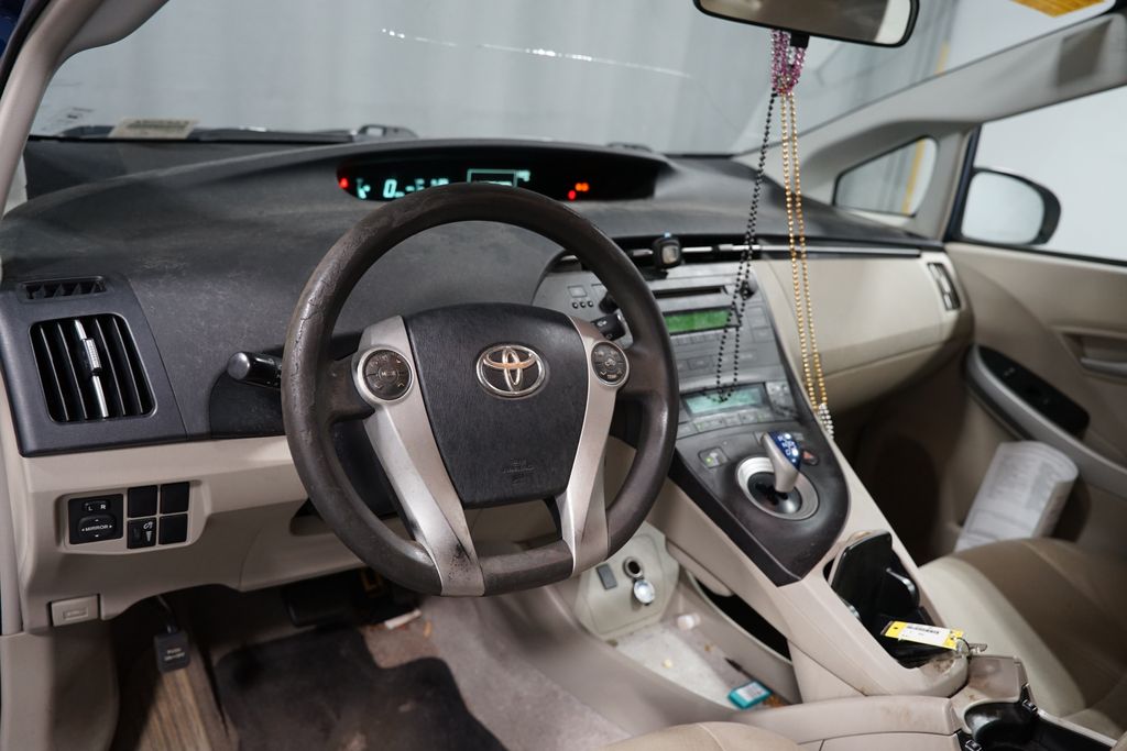 Thumbnail: 2010 Toyota Prius - 7