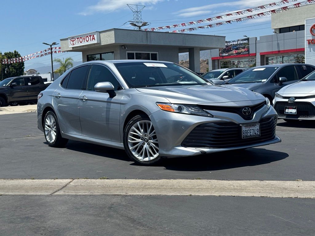 Celestial Silver/Midnight Black Metallic 2018 Toyota Camry Sedan Front-Wheel Drive 8-Speed Automatic