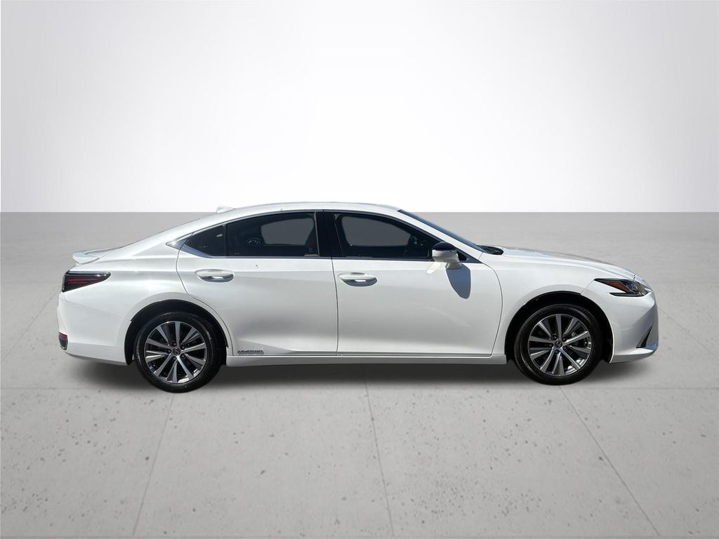 2020 Lexus ES 300h