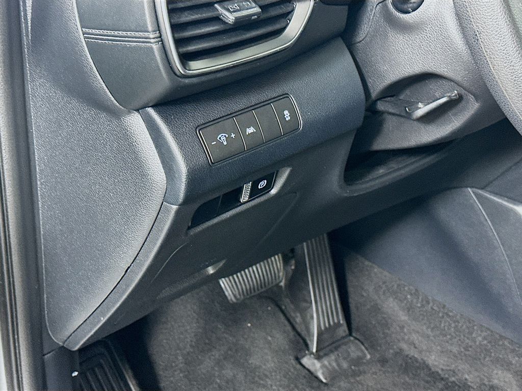 Thumbnail: 2021 Hyundai Santa Fe - 10