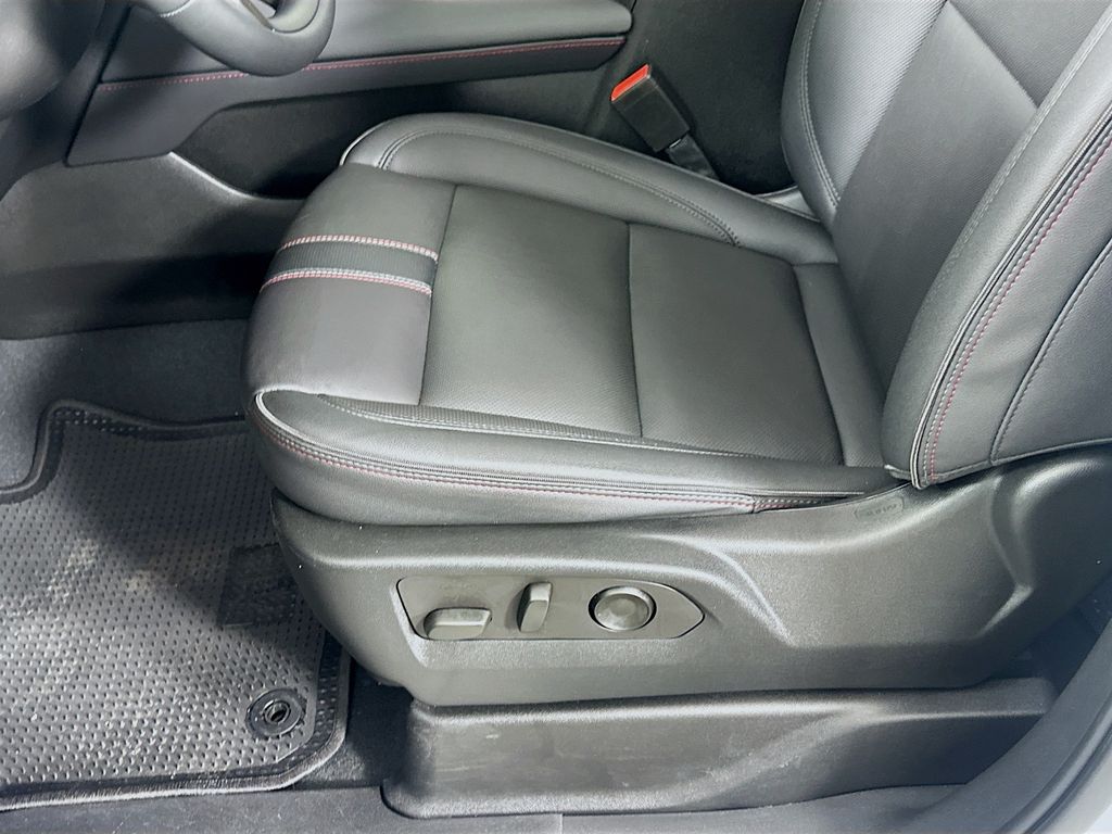 Thumbnail: 2023 Chevrolet Tahoe - 19