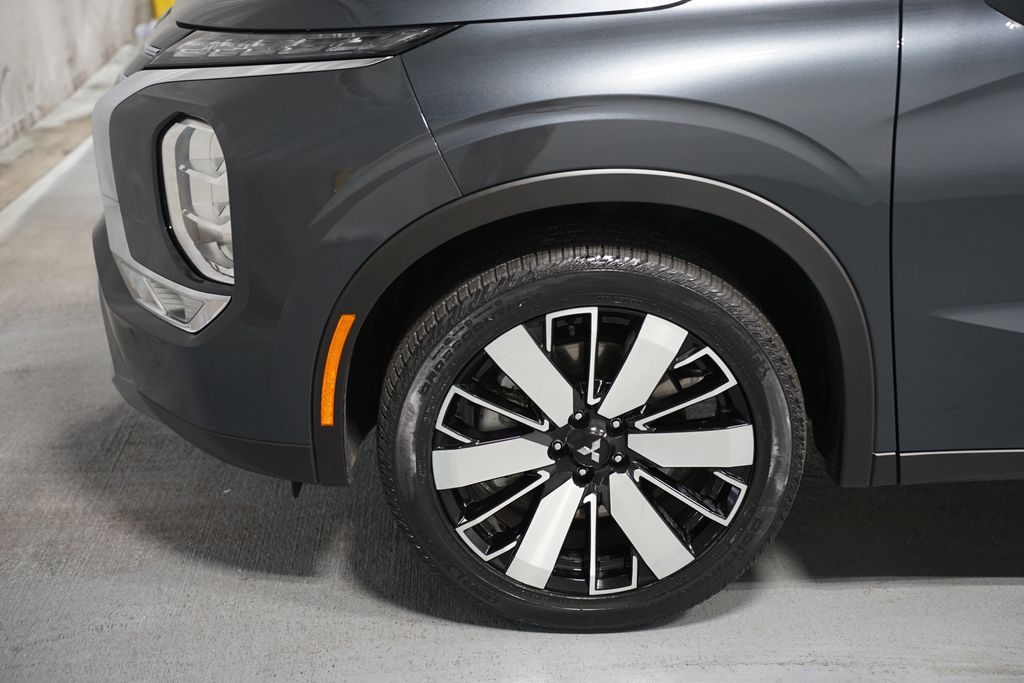 Thumbnail: 2025 Mitsubishi Outlander - 5