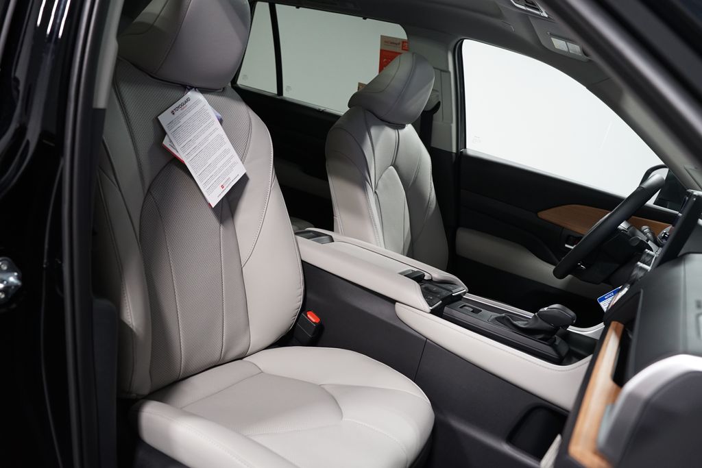 Thumbnail: 2026 Toyota Grand Highlander - 29