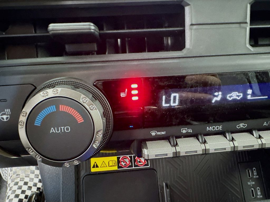 2025 Toyota Tacoma SR5 - Photo 22