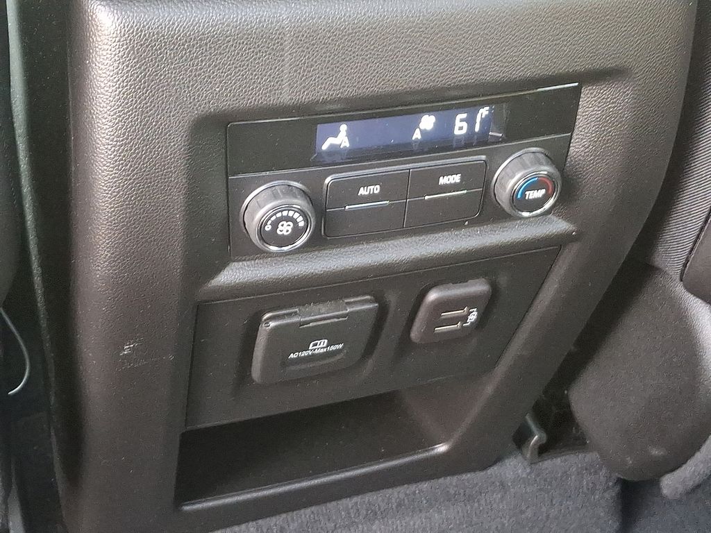 Thumbnail: 2023 Chevrolet Traverse - 11