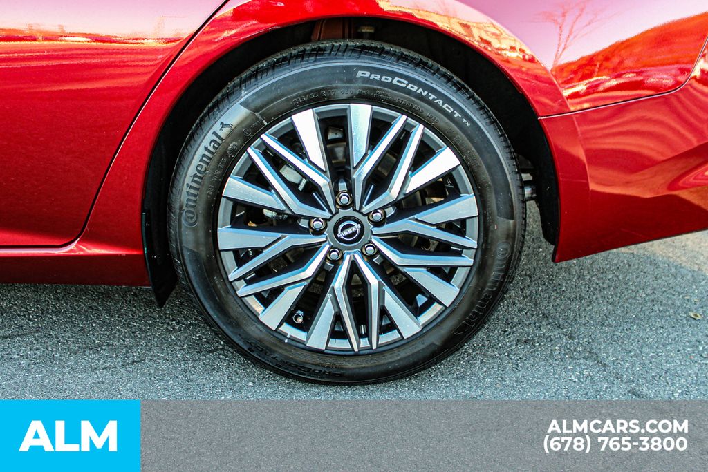 Used 2024 Red Nissan 2.5 SV image 15