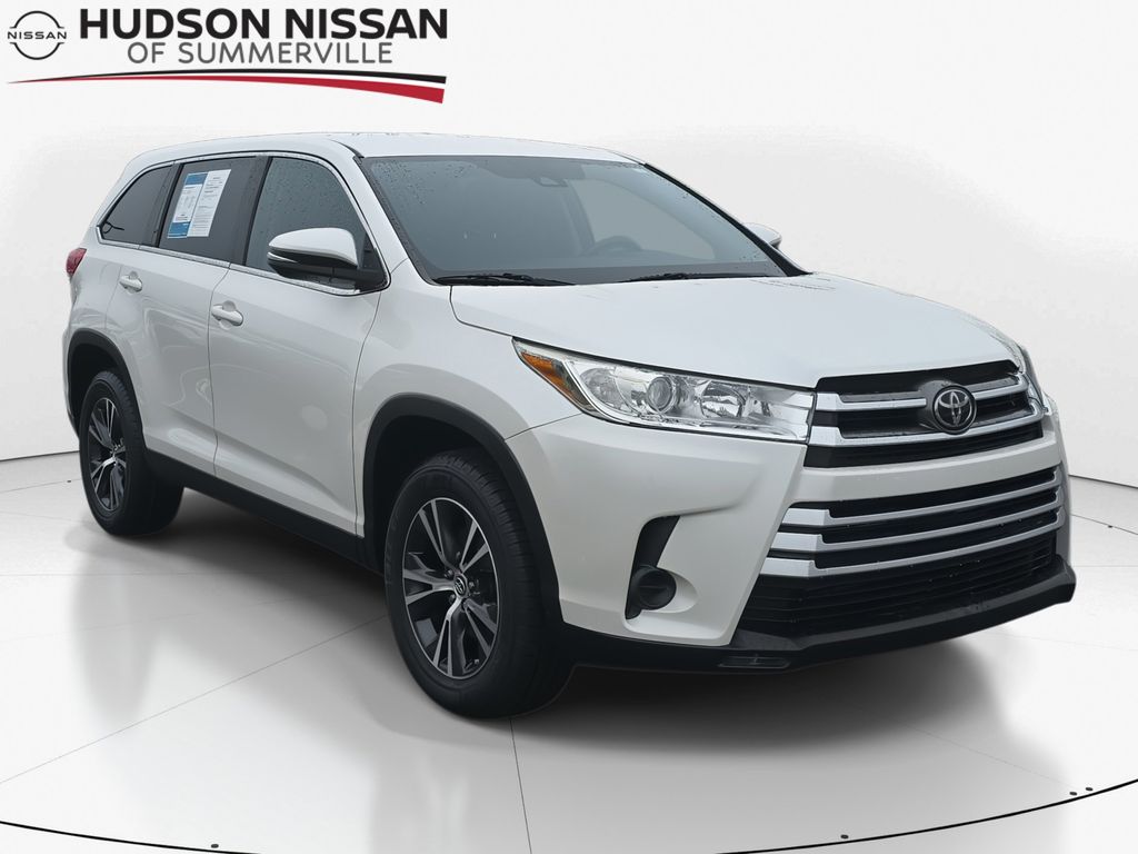 2019 Blizzard Pearl Toyota Highlander LE SUV