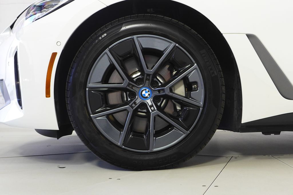 Thumbnail: 2023 BMW i4 - 5