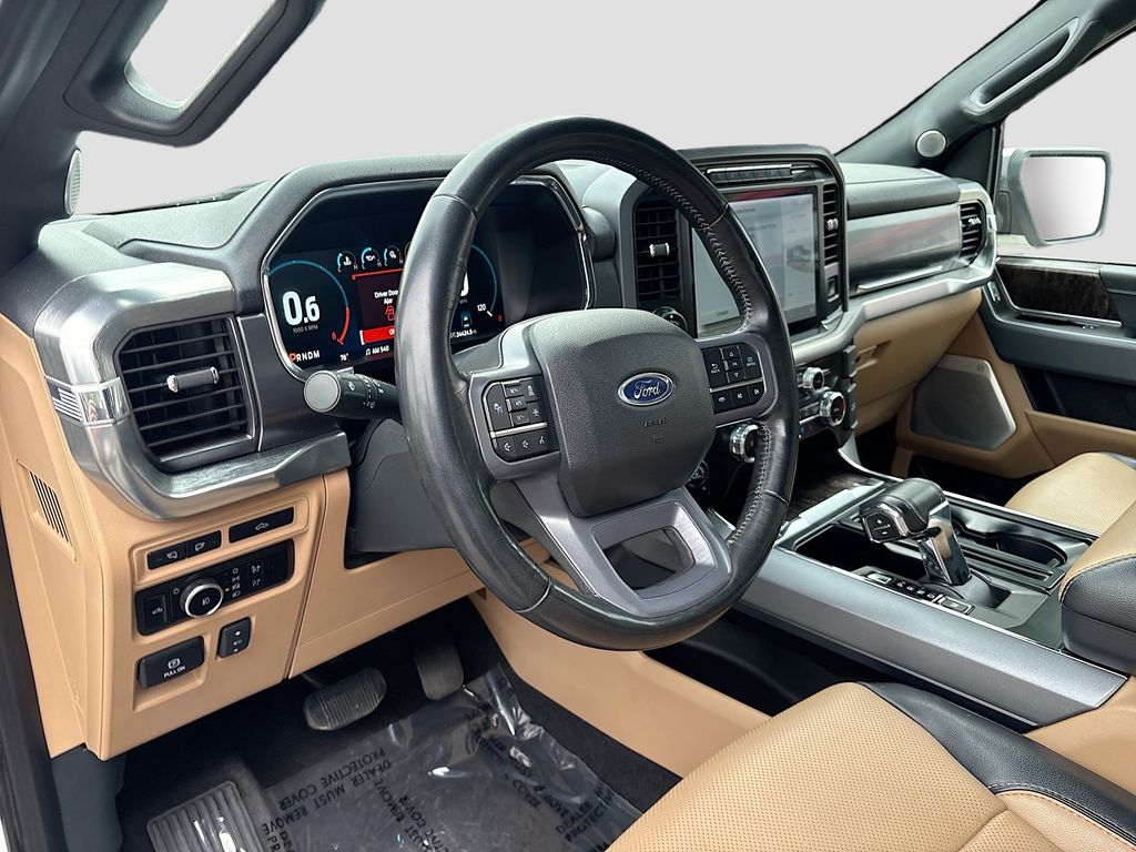 Used 2023 White Ford Lariat image 9