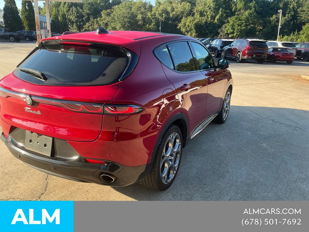 Used 2024 Red Alfa Romeo Veloce image 4