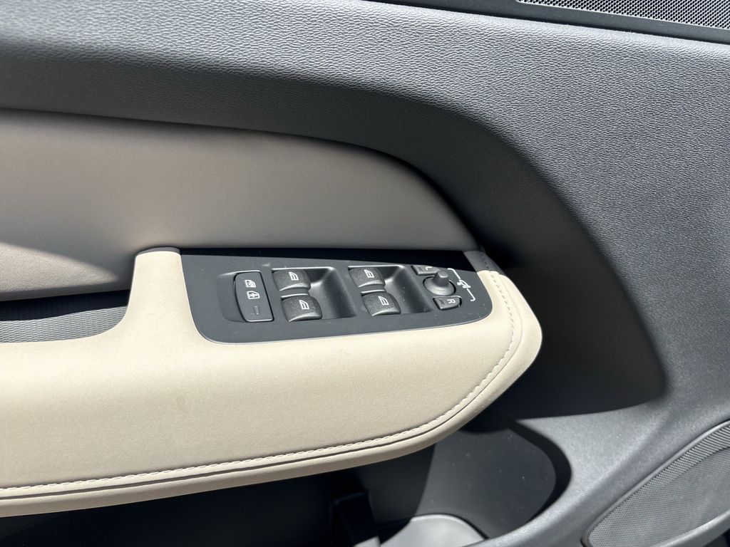 New 2026 Denim Blue Volvo B5 AWD Plus image 11