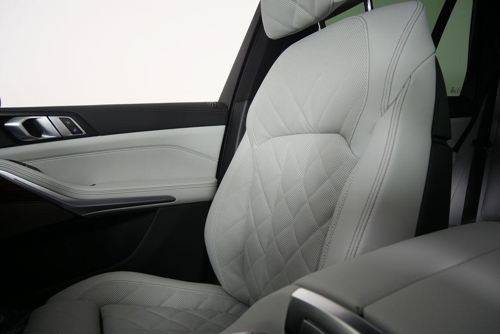Thumbnail: 2026 BMW X5 - 22