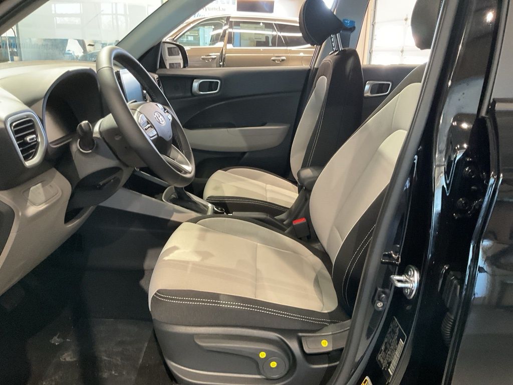 New 2026 Black Hyundai SEL image 9