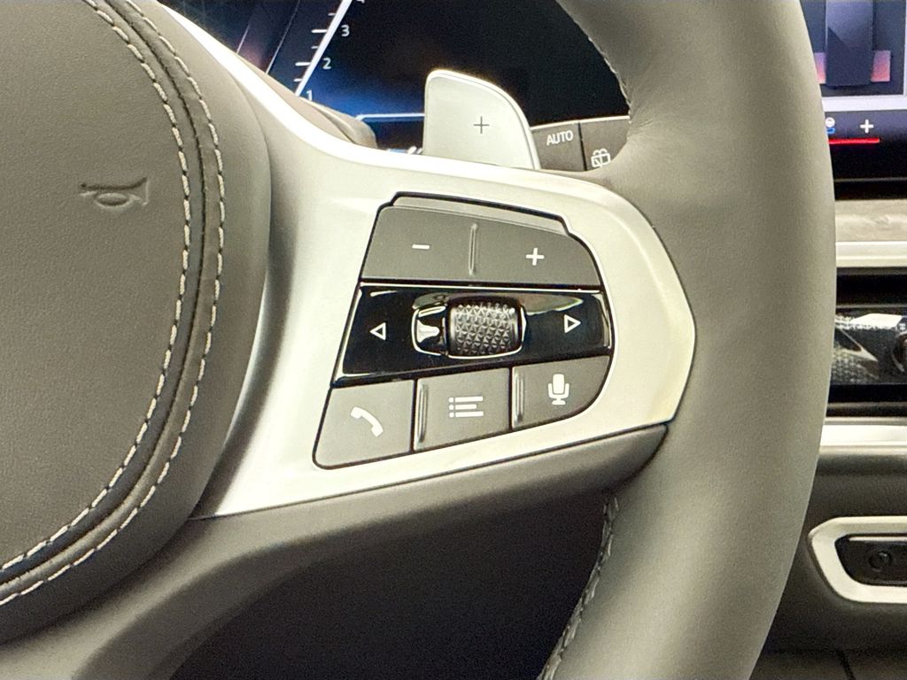 Thumbnail: 2026 BMW X5 - 12