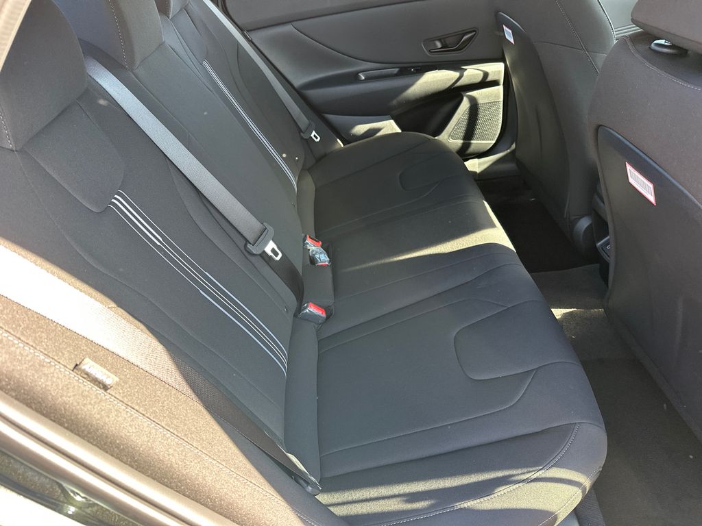 Used 2025 Gray Hyundai SEL Sport image 15