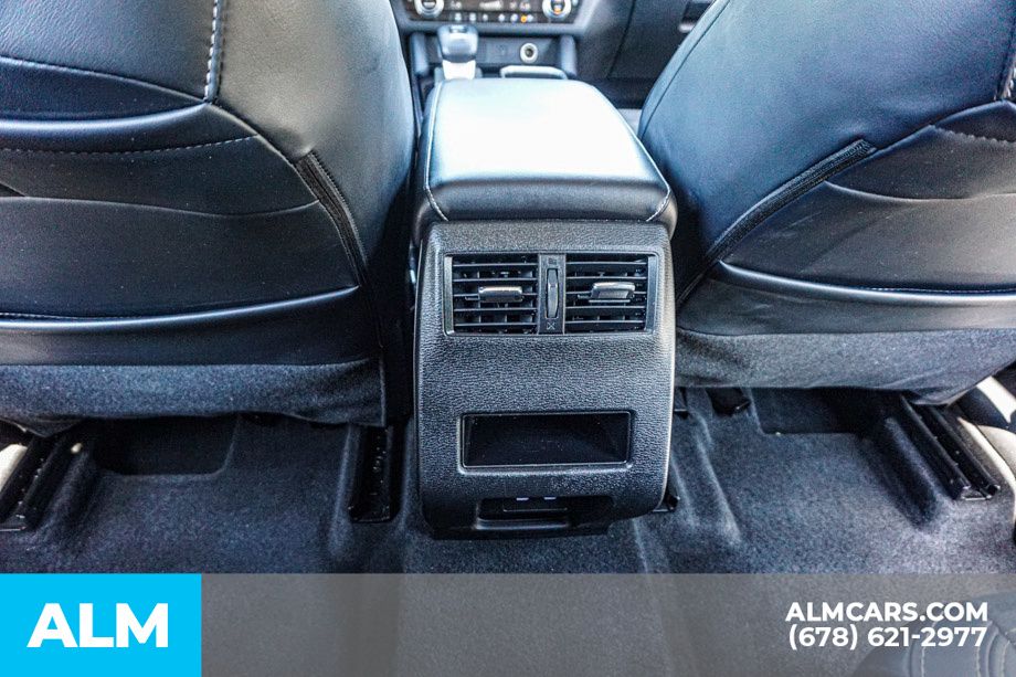 Used 2025 Gray Mitsubishi SE image 33
