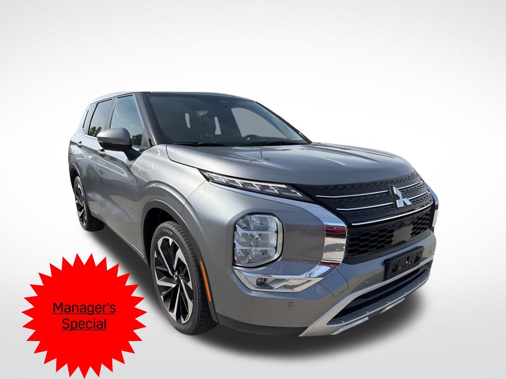 2023 Mitsubishi Outlander SE