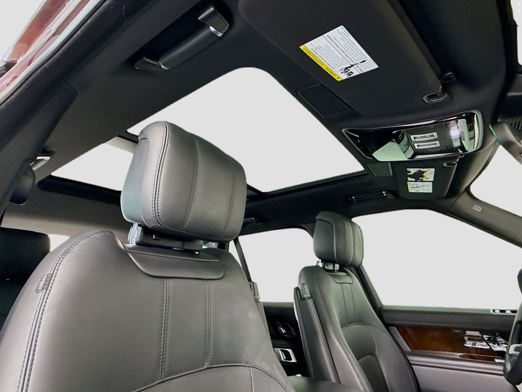 Thumbnail: 2020 Land Rover Range Rover - 19