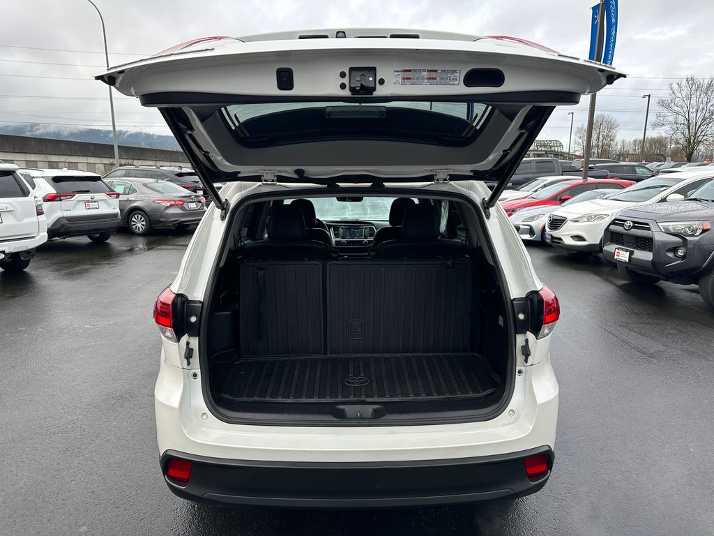 2019 Toyota Highlander SE