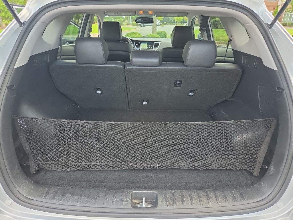 Used 2017 Silver Hyundai SE Plus image 30
