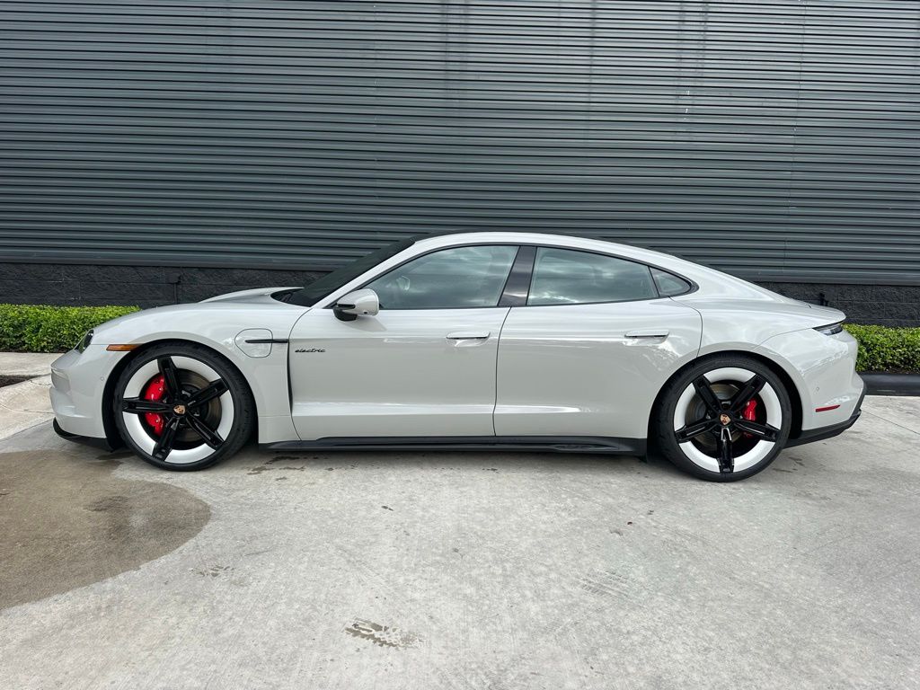 Thumbnail: 2026 Porsche Taycan - 2