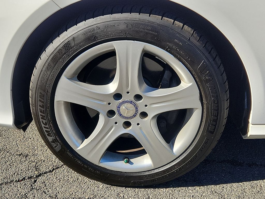 Thumbnail: 2014 Mercedes-Benz E-Class - 8