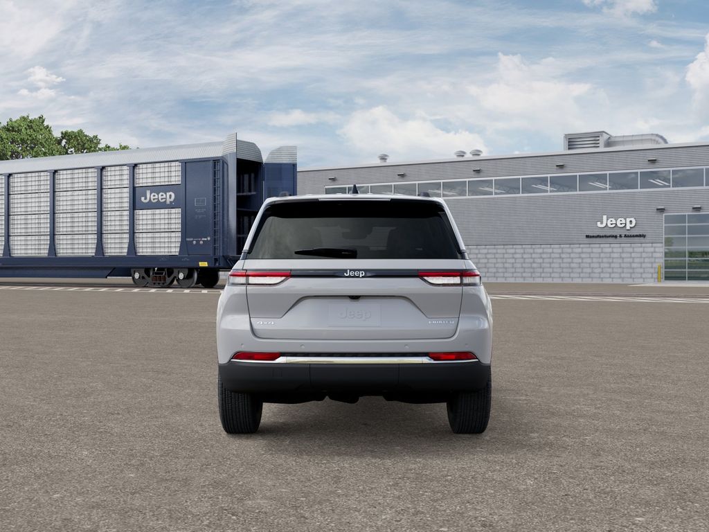 New 2025 White Jeep Limited image 7