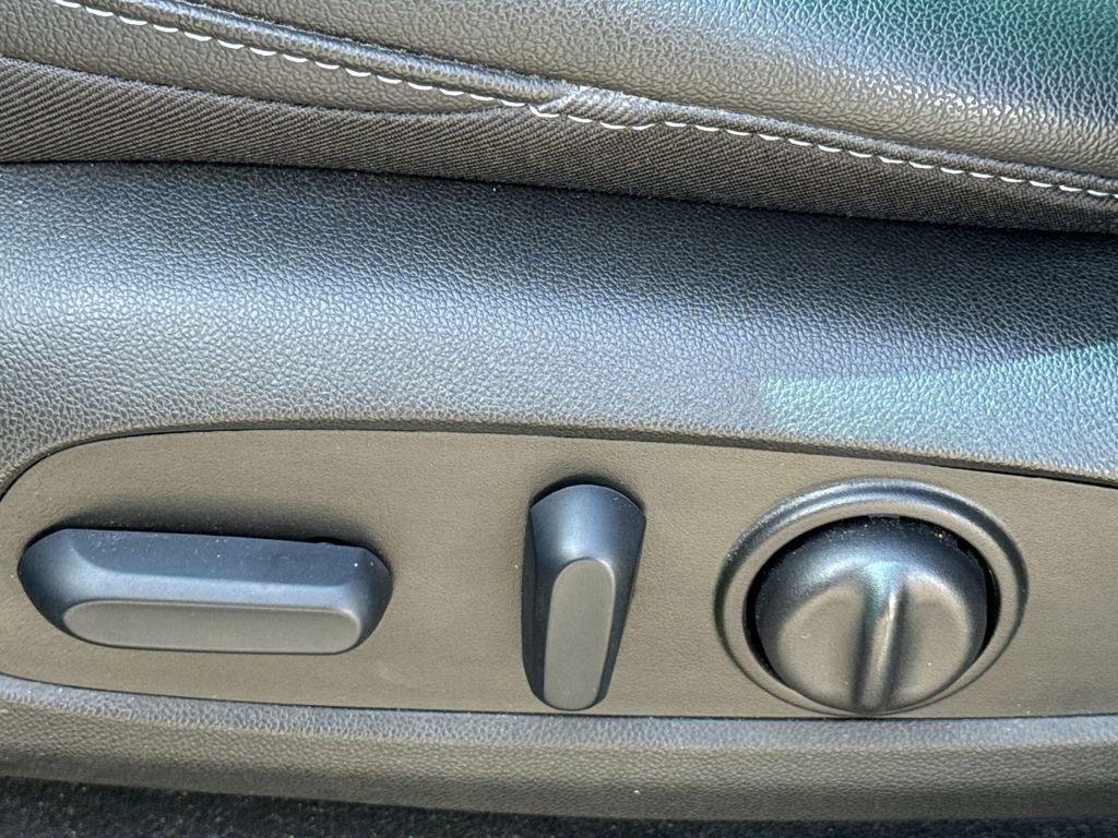 Thumbnail: 2023 Chevrolet Bolt EV - 4