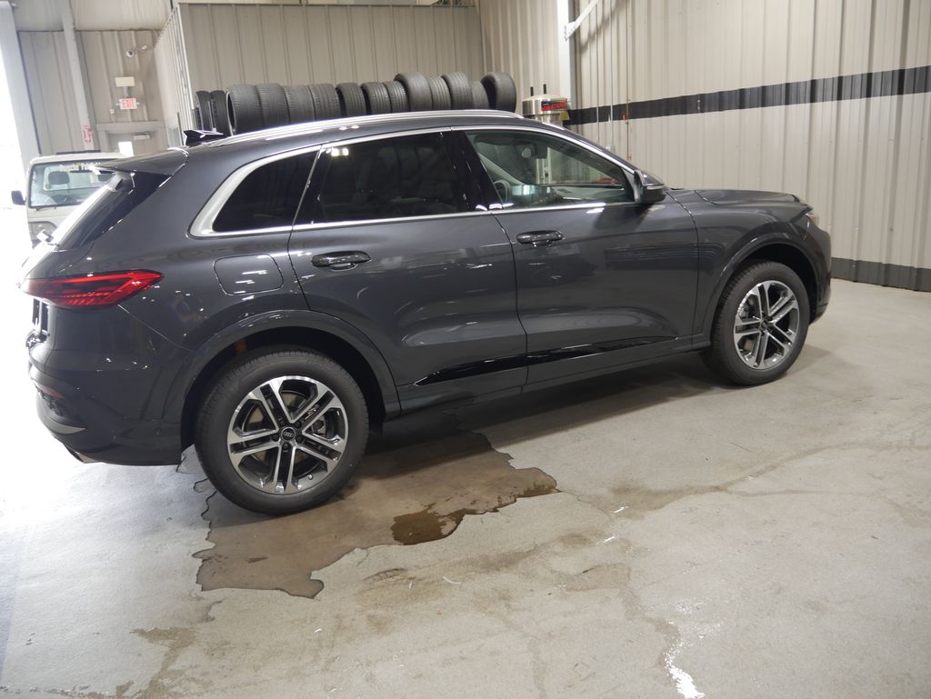 Thumbnail: 2026 Audi Q5 - 6