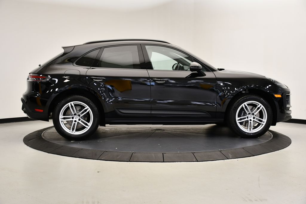Thumbnail: 2025 Porsche Macan - 8