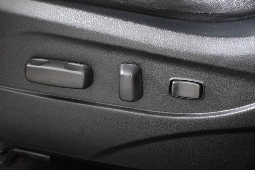Thumbnail: 2011 Kia Sportage - 29