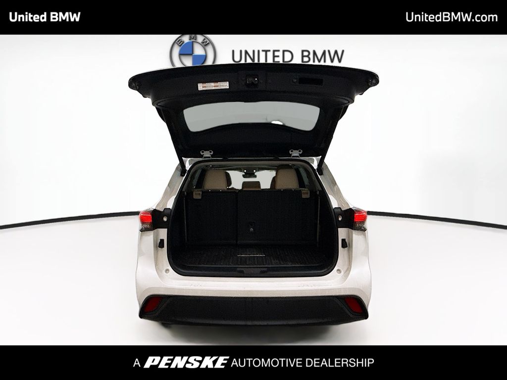 Thumbnail: 2023 Toyota Highlander - 13