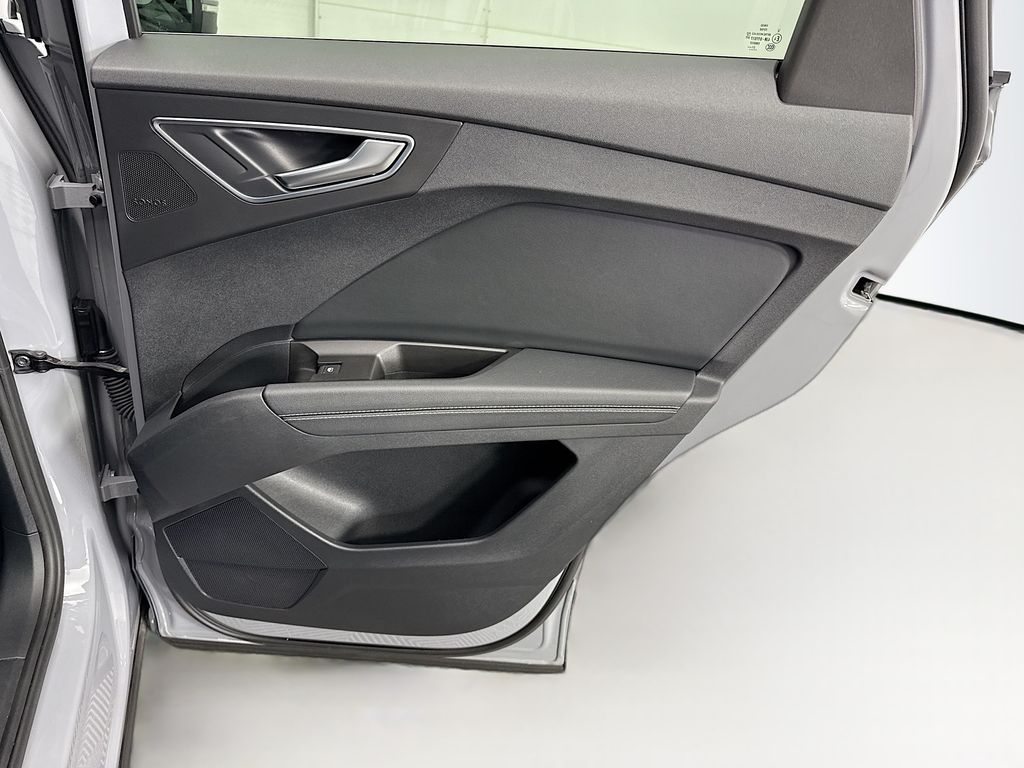 Thumbnail: 2023 Audi Q4 e-tron - 26