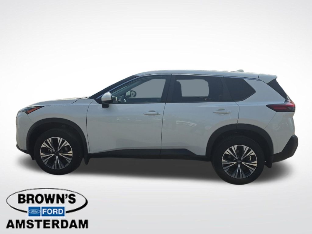 2023 Nissan Rogue SV - 4